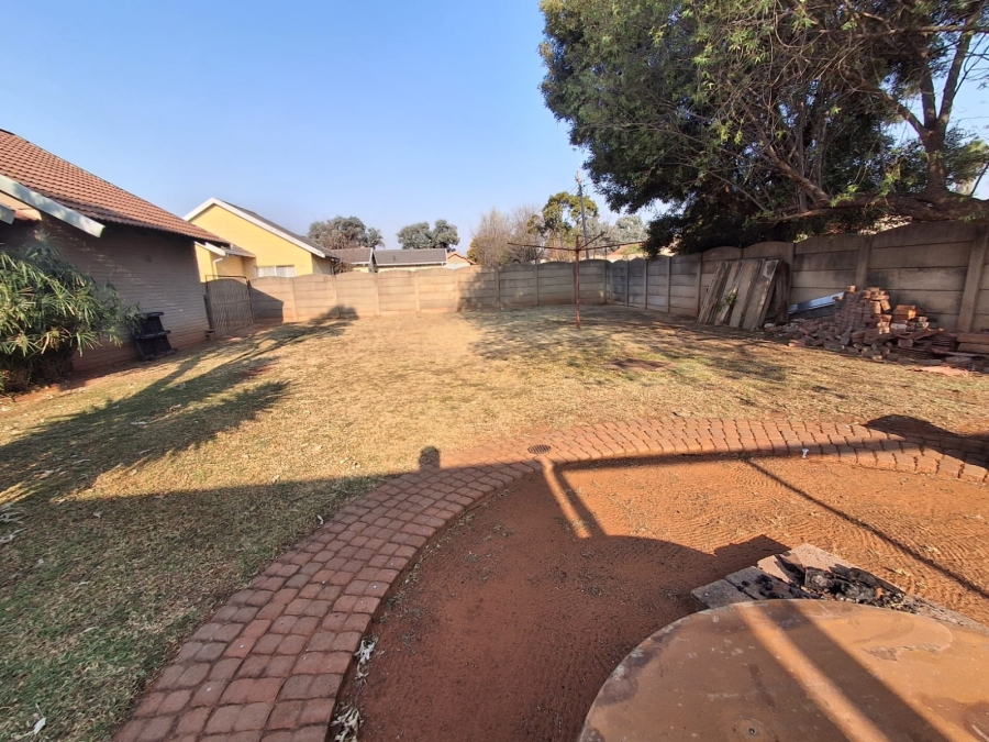 4 Bedroom Property for Sale in Carletonville Central Gauteng