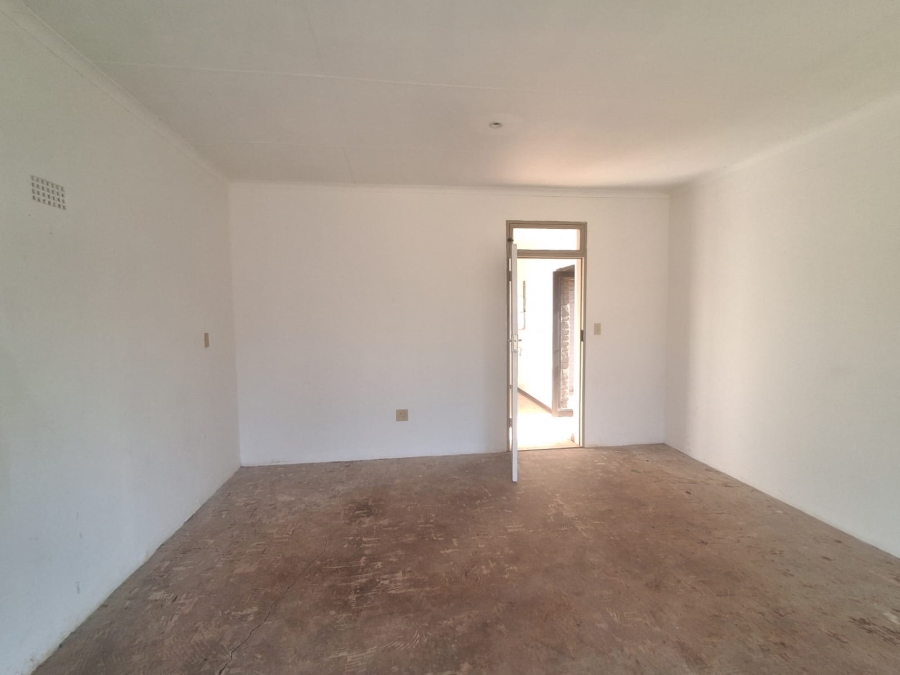 4 Bedroom Property for Sale in Carletonville Central Gauteng
