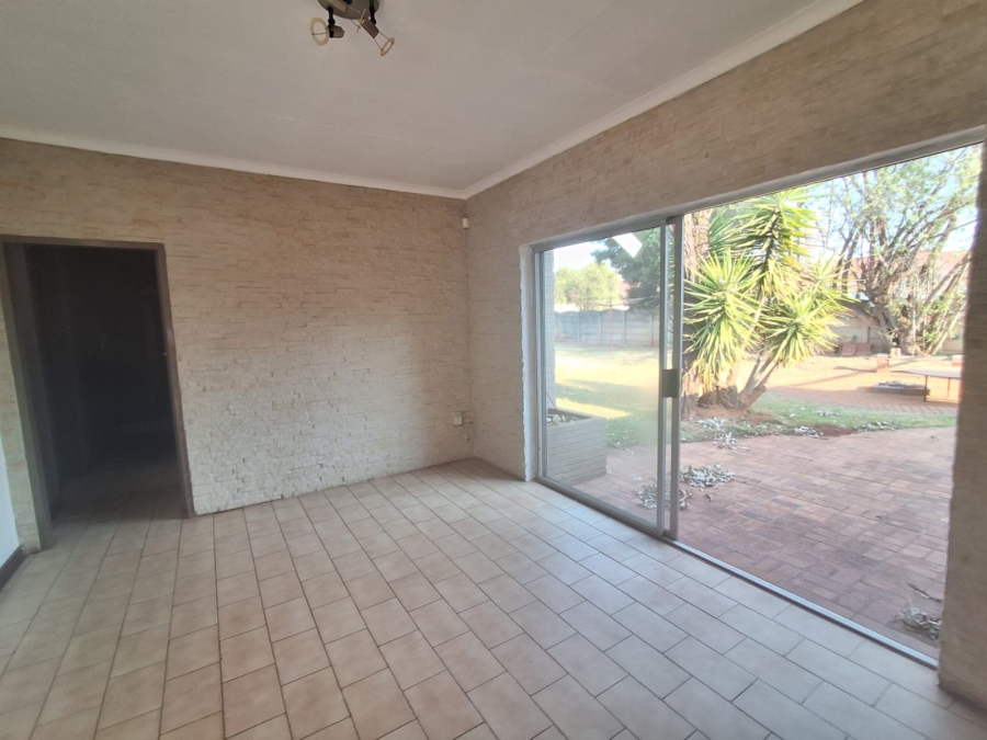 4 Bedroom Property for Sale in Carletonville Central Gauteng