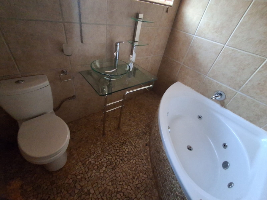 4 Bedroom Property for Sale in Carletonville Central Gauteng
