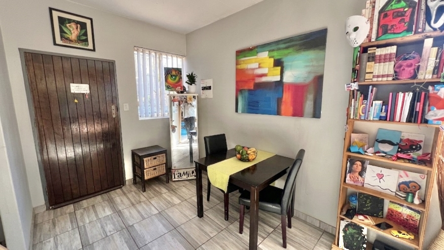 2 Bedroom Property for Sale in Eldoraigne Gauteng