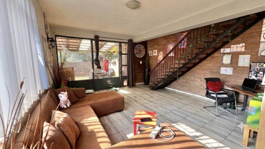 2 Bedroom Property for Sale in Eldoraigne Gauteng