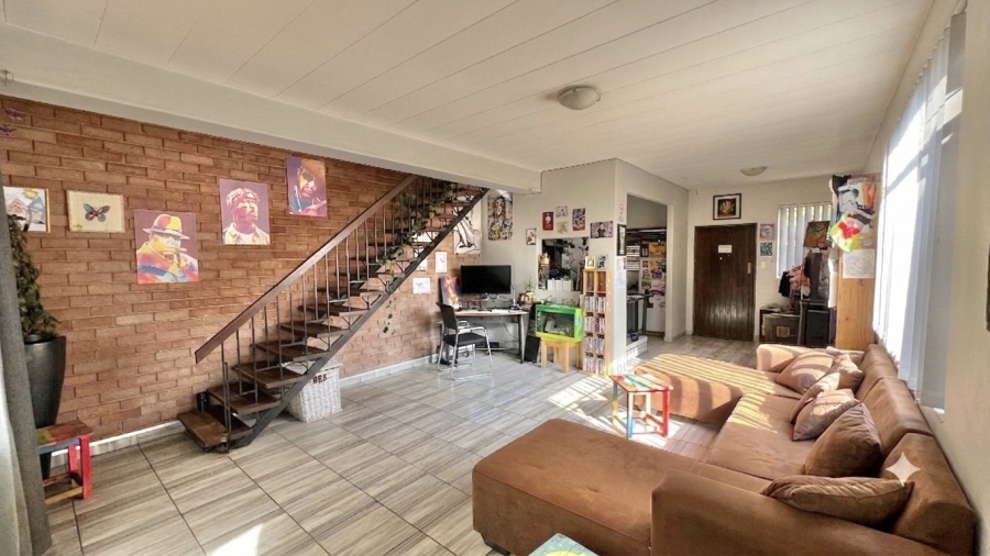 2 Bedroom Property for Sale in Eldoraigne Gauteng