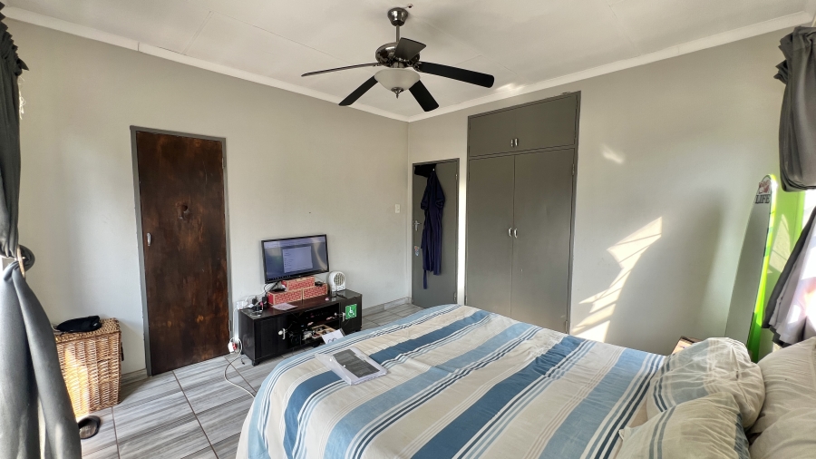 2 Bedroom Property for Sale in Eldoraigne Gauteng