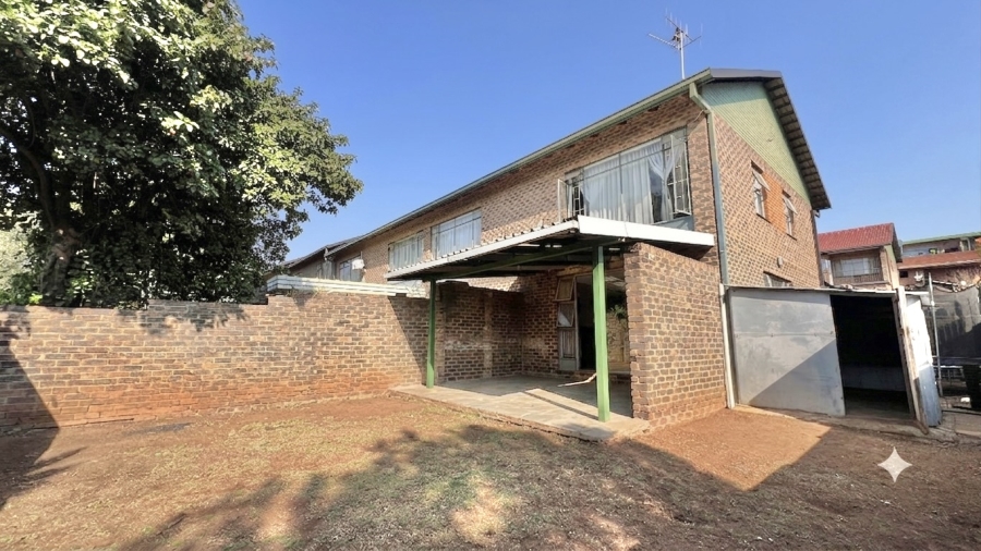 2 Bedroom Property for Sale in Eldoraigne Gauteng