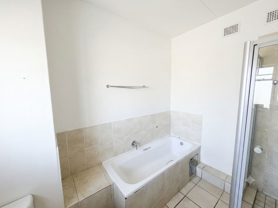 2 Bedroom Property for Sale in Halfway Gardens Gauteng