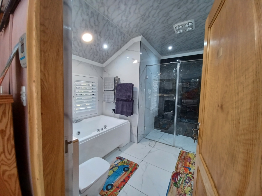 4 Bedroom Property for Sale in Vanderbijlpark SW 5 Gauteng