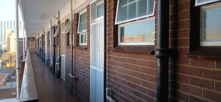 1 Bedroom Property for Sale in Sunnyside Gauteng