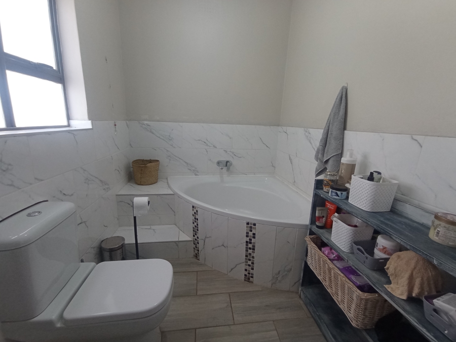 To Let 2 Bedroom Property for Rent in Quellerina Gauteng
