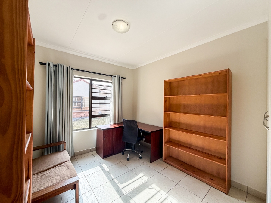3 Bedroom Property for Sale in The Retreat Gauteng