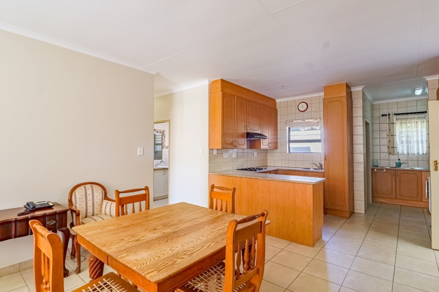 3 Bedroom Property for Sale in The Retreat Gauteng