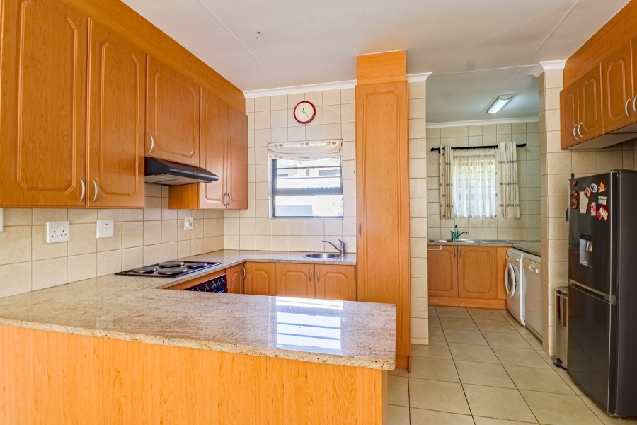 3 Bedroom Property for Sale in The Retreat Gauteng