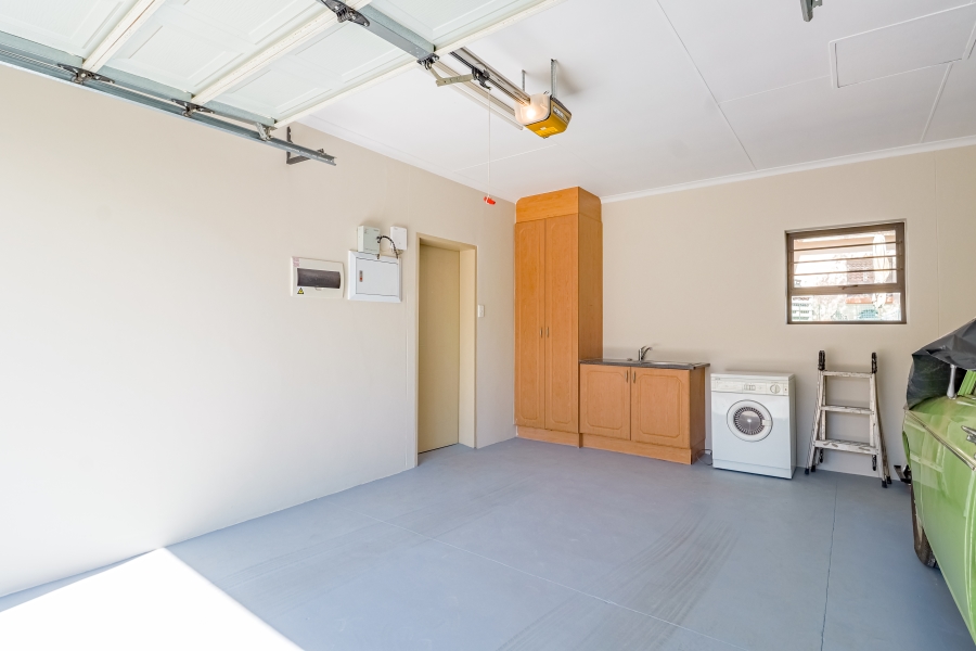 3 Bedroom Property for Sale in The Retreat Gauteng