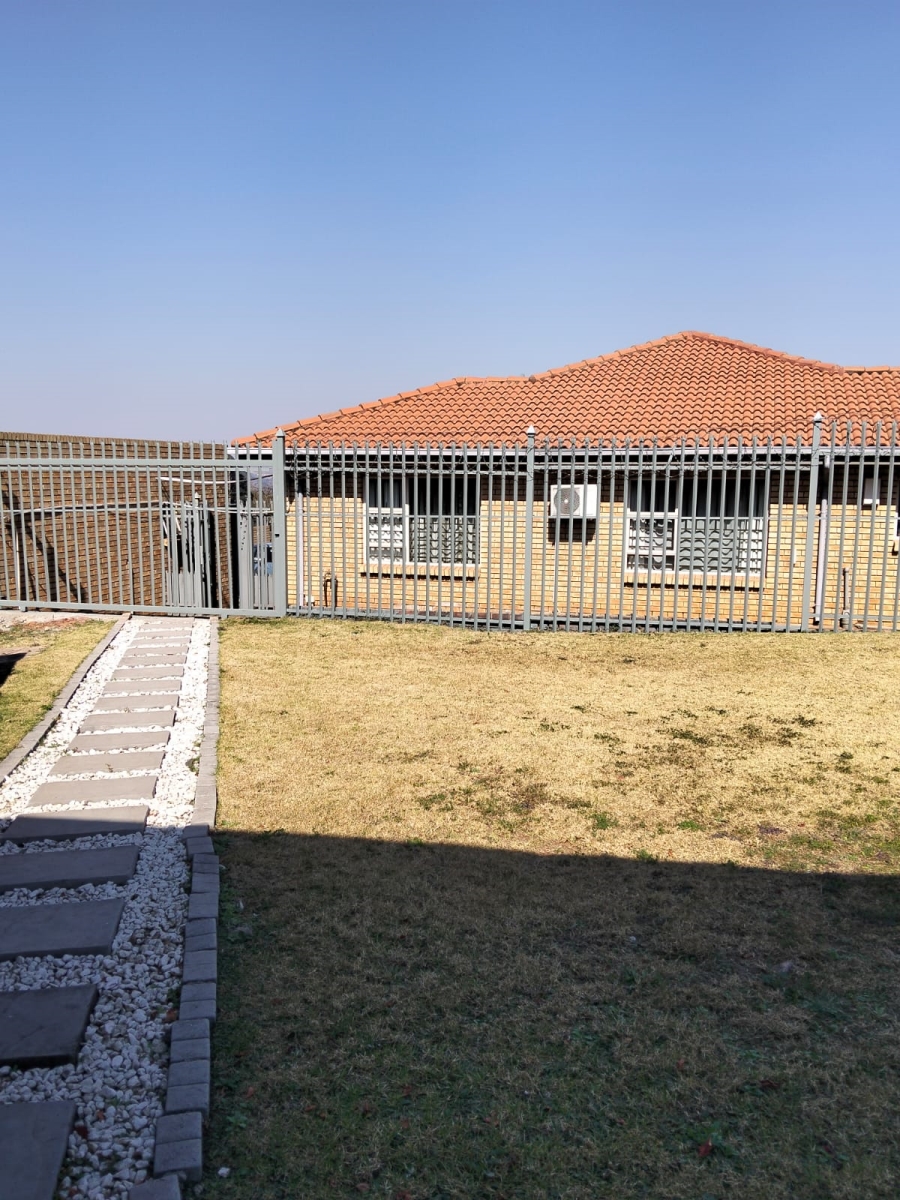 3 Bedroom Property for Sale in Erasmia Gauteng