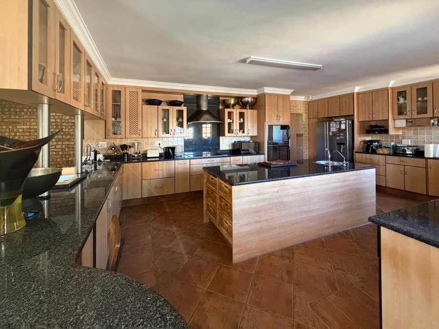 5 Bedroom Property for Sale in Kameeldrift West Gauteng