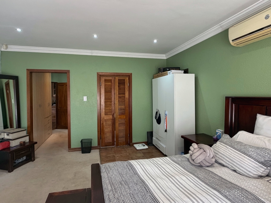 5 Bedroom Property for Sale in Kameeldrift West Gauteng