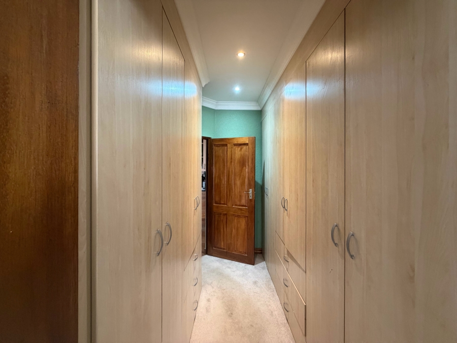 5 Bedroom Property for Sale in Kameeldrift West Gauteng
