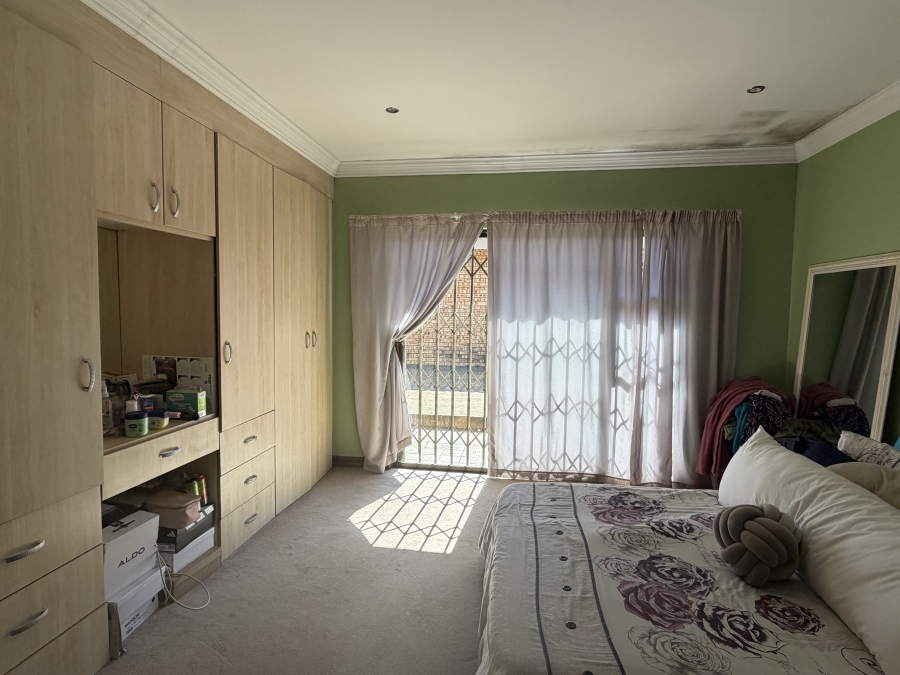 5 Bedroom Property for Sale in Kameeldrift West Gauteng