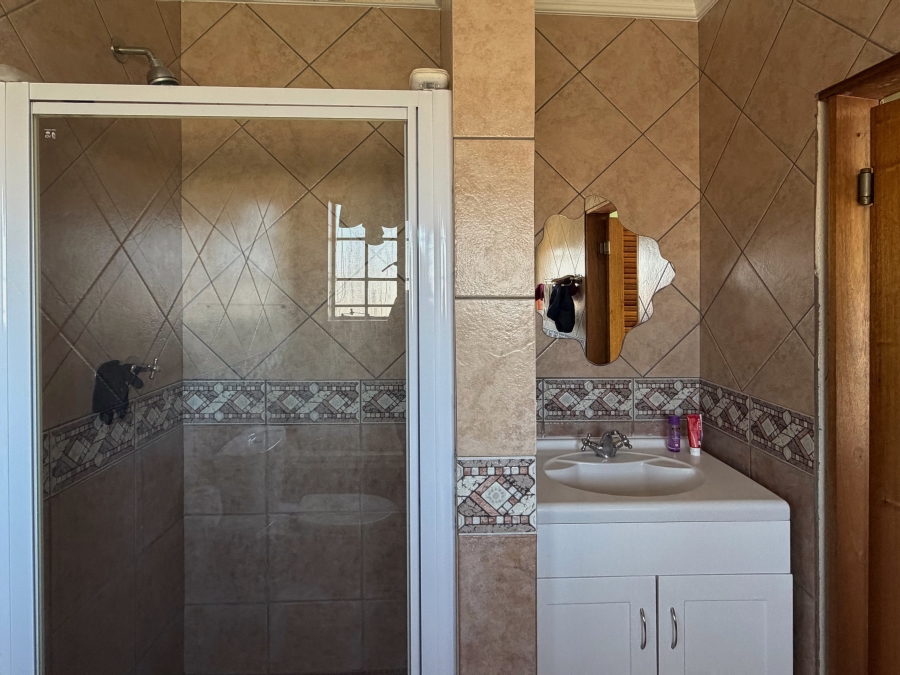 5 Bedroom Property for Sale in Kameeldrift West Gauteng