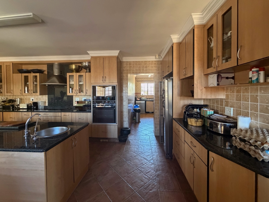 5 Bedroom Property for Sale in Kameeldrift West Gauteng