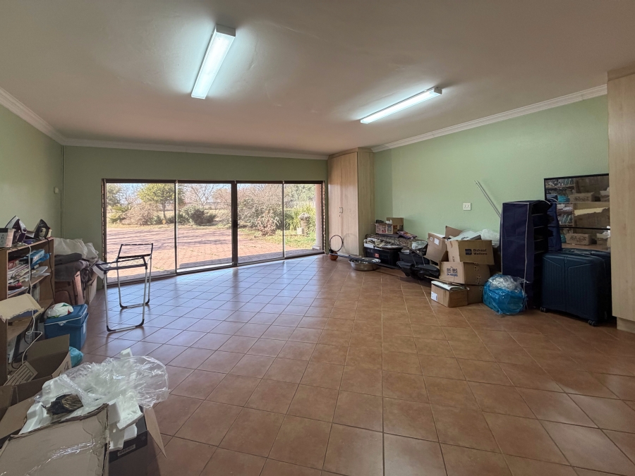 5 Bedroom Property for Sale in Kameeldrift West Gauteng