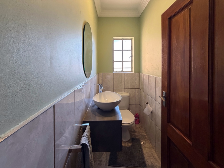5 Bedroom Property for Sale in Kameeldrift West Gauteng
