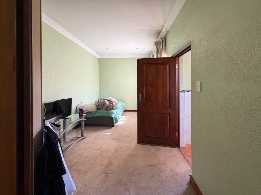 5 Bedroom Property for Sale in Kameeldrift West Gauteng