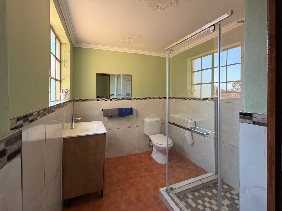 5 Bedroom Property for Sale in Kameeldrift West Gauteng