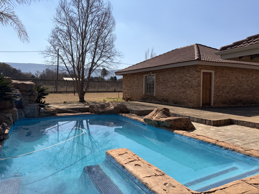 5 Bedroom Property for Sale in Kameeldrift West Gauteng
