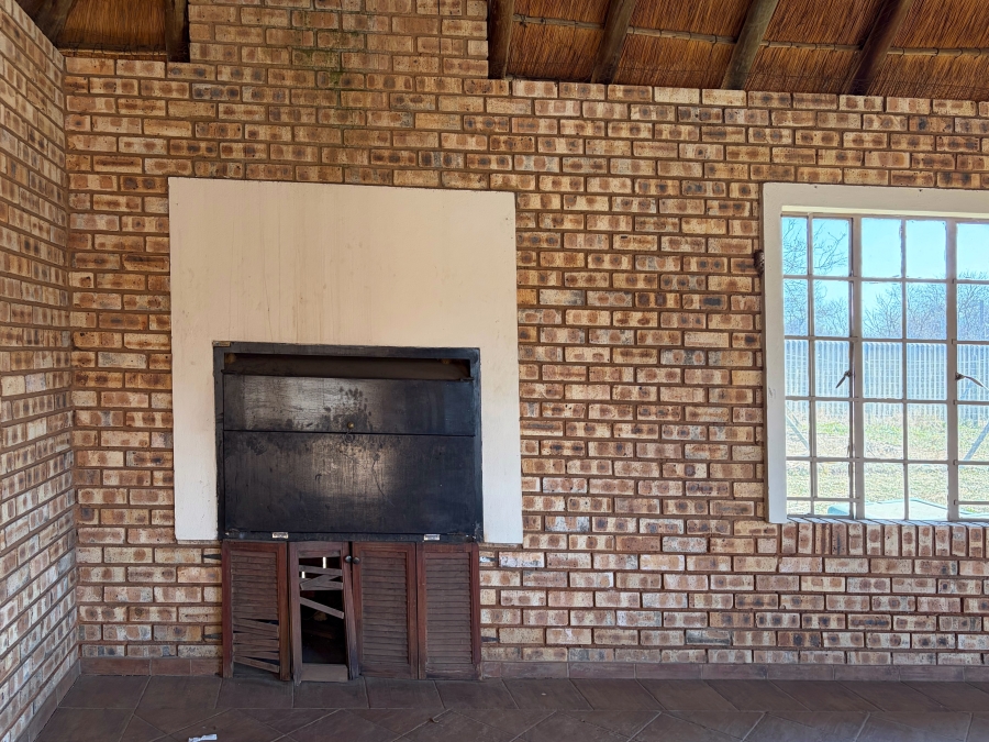 5 Bedroom Property for Sale in Kameeldrift West Gauteng