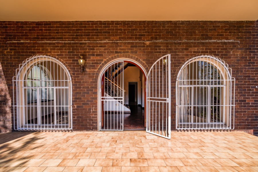 5 Bedroom Property for Sale in Muckleneuk Gauteng