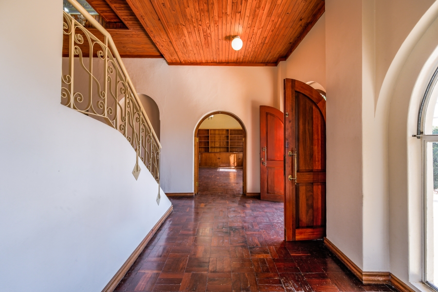 5 Bedroom Property for Sale in Muckleneuk Gauteng