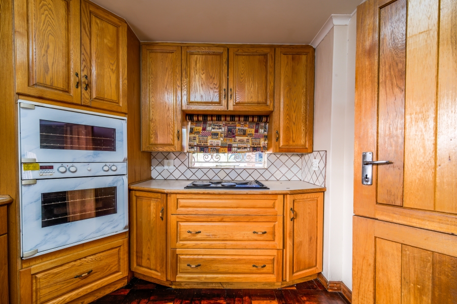 5 Bedroom Property for Sale in Muckleneuk Gauteng