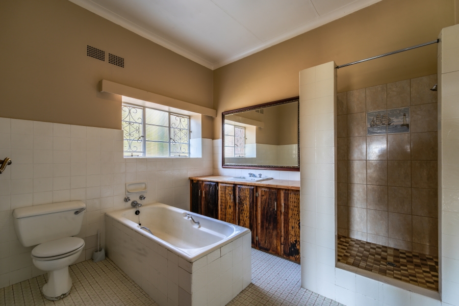 5 Bedroom Property for Sale in Muckleneuk Gauteng