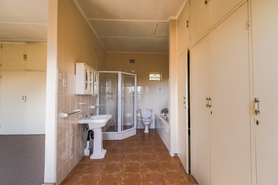 5 Bedroom Property for Sale in Muckleneuk Gauteng