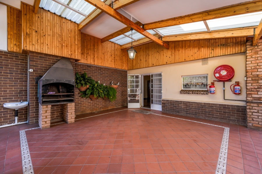 5 Bedroom Property for Sale in Muckleneuk Gauteng