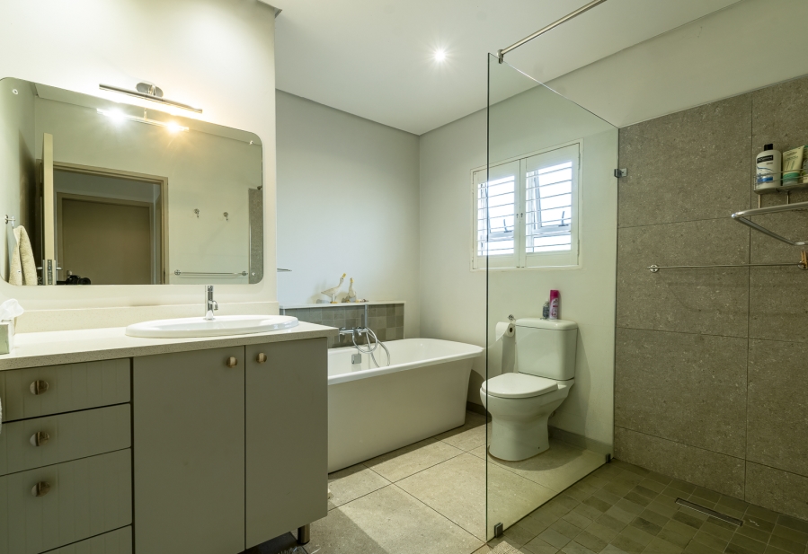 3 Bedroom Property for Sale in Groenkloof Gauteng