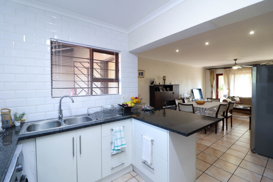 To Let 2 Bedroom Property for Rent in Dowerglen Ext 4 Gauteng