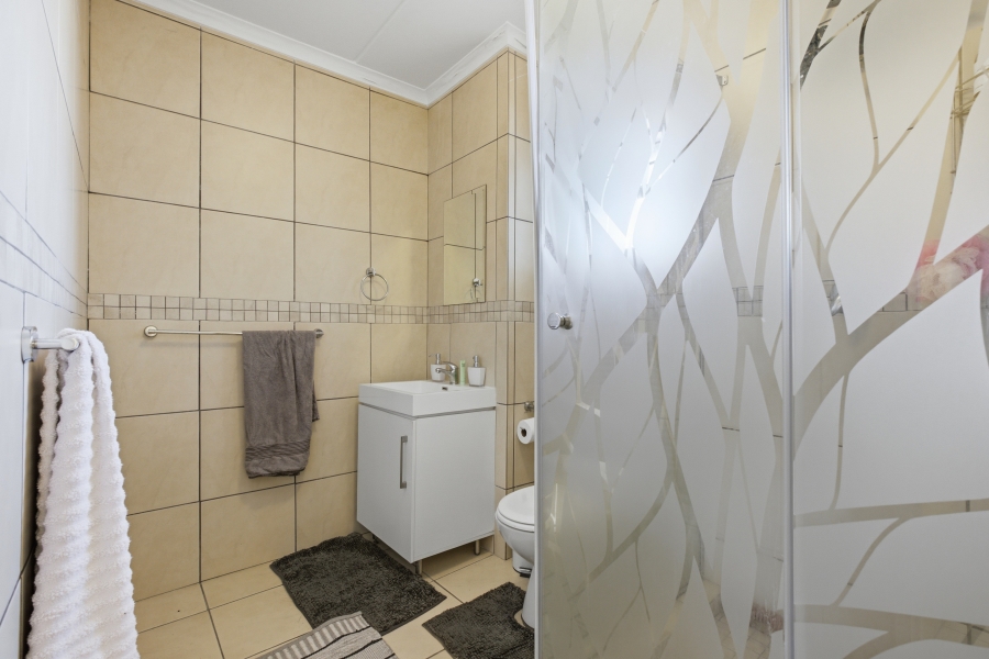 2 Bedroom Property for Sale in Barbeque Downs Gauteng