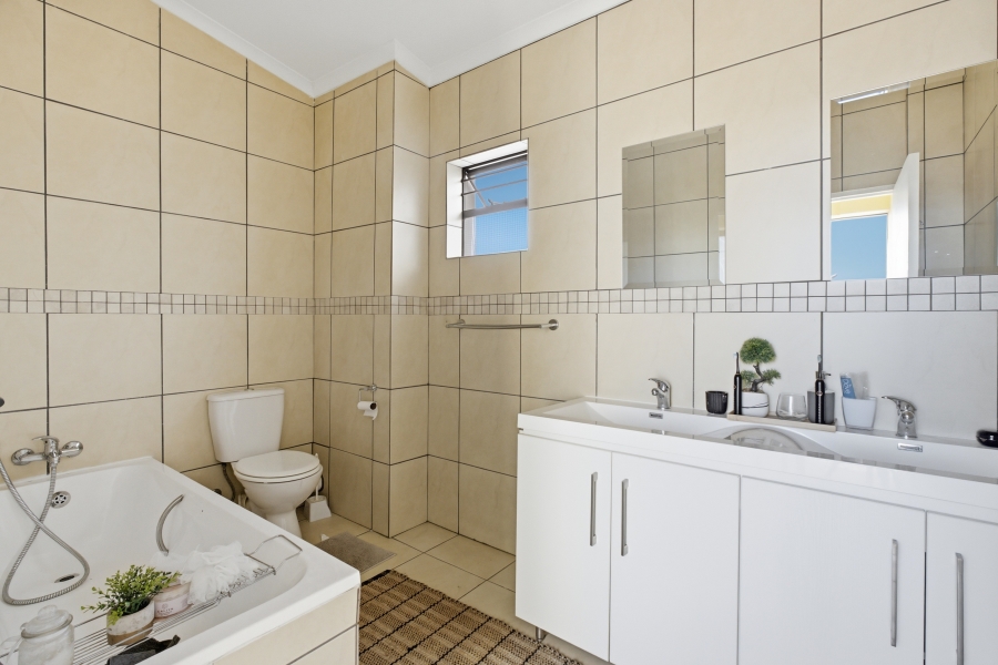 2 Bedroom Property for Sale in Barbeque Downs Gauteng