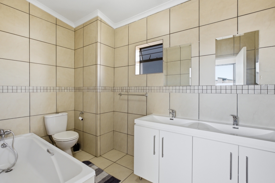 2 Bedroom Property for Sale in Barbeque Downs Gauteng