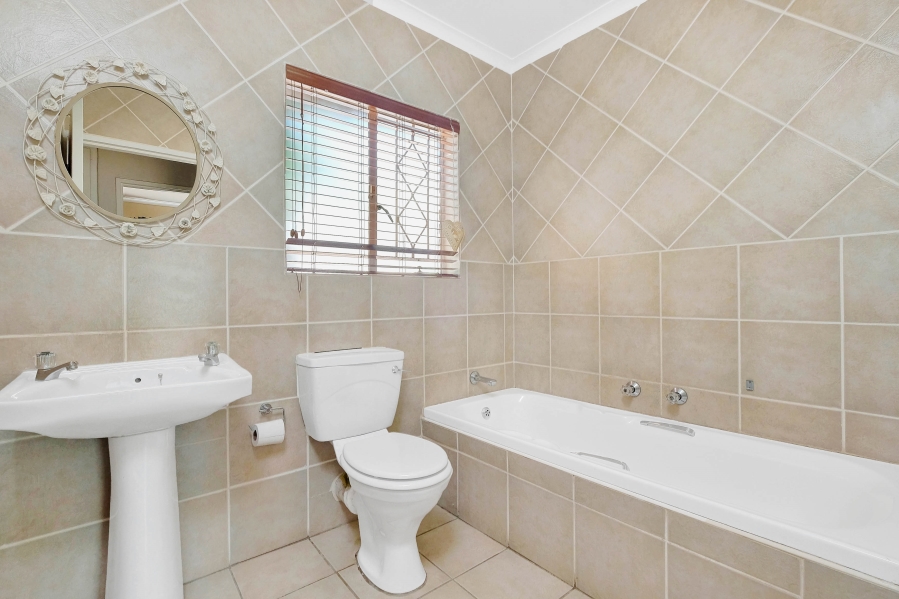 3 Bedroom Property for Sale in Olivedale Gauteng