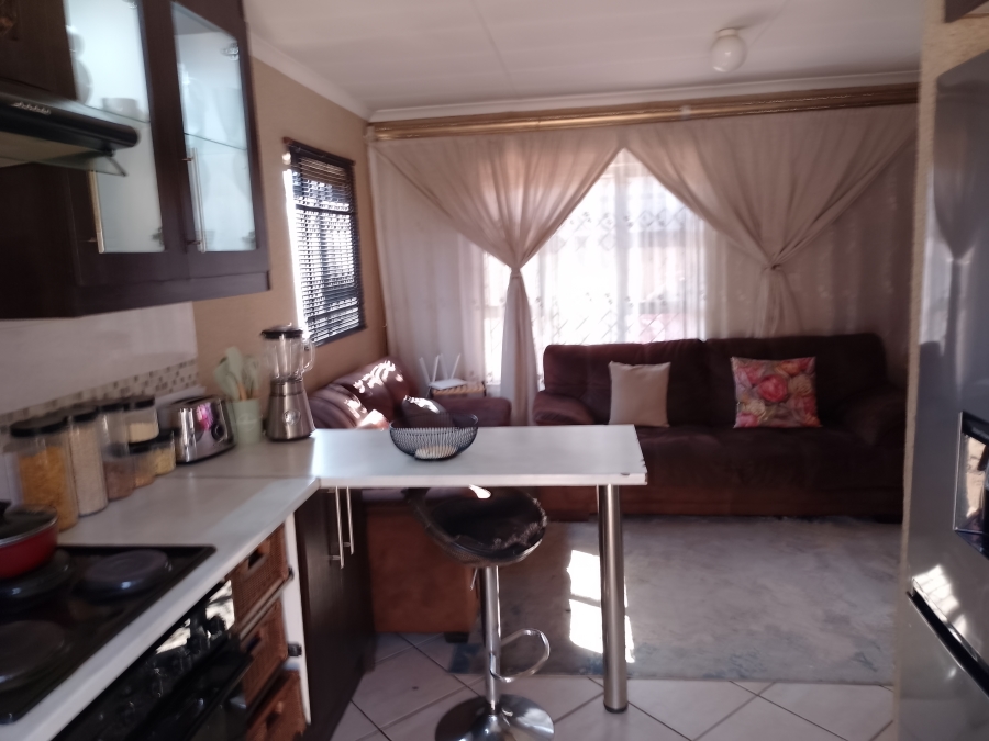 2 Bedroom Property for Sale in Gem Valley Gauteng