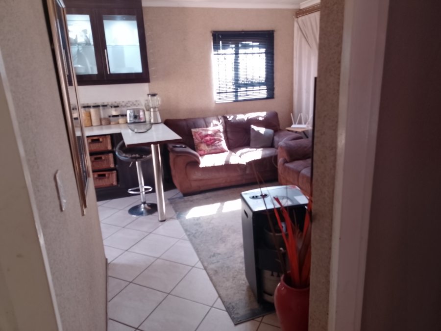 2 Bedroom Property for Sale in Gem Valley Gauteng