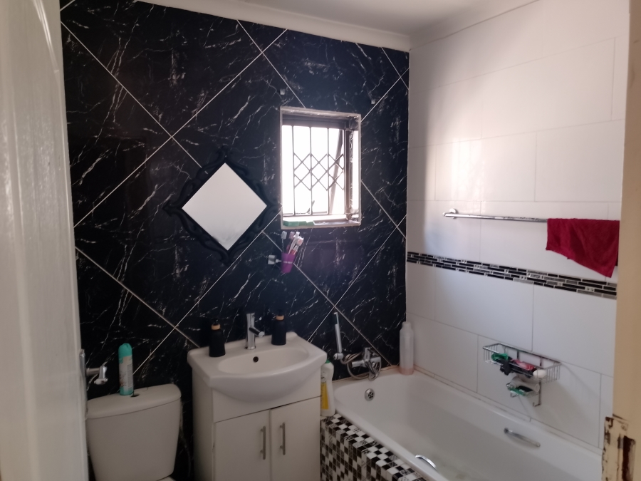 2 Bedroom Property for Sale in Gem Valley Gauteng