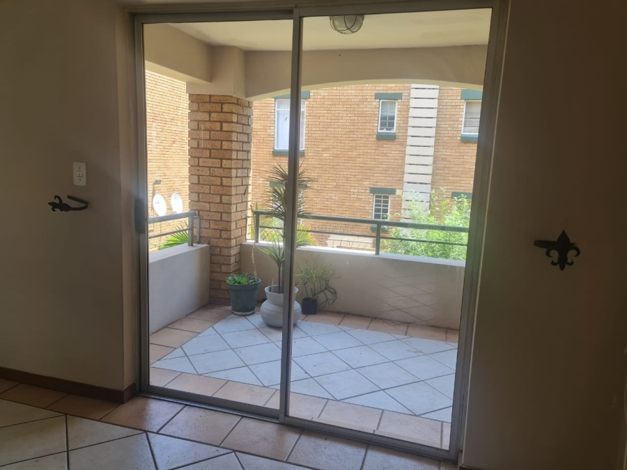 To Let 2 Bedroom Property for Rent in Die Hoewes Gauteng
