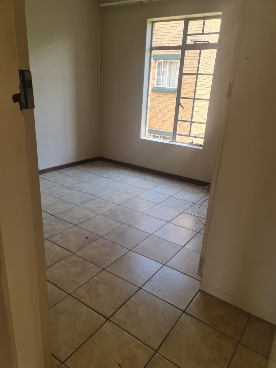 To Let 2 Bedroom Property for Rent in Die Hoewes Gauteng