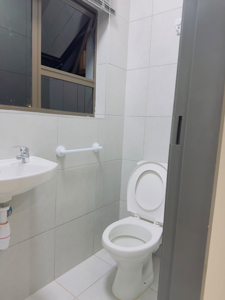 To Let 1 Bedroom Property for Rent in Blue Hills Gauteng