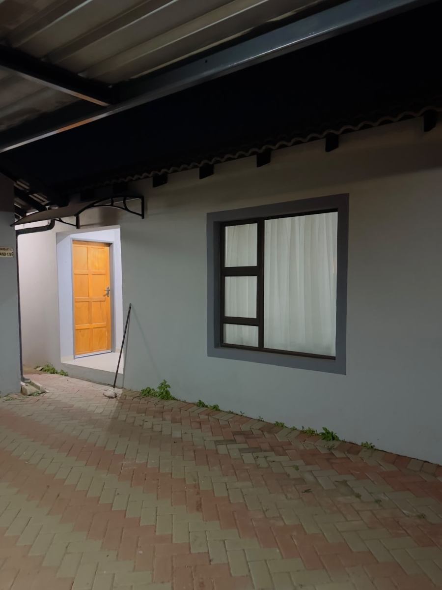 To Let 1 Bedroom Property for Rent in Blue Hills Gauteng