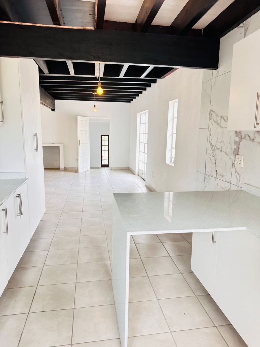 To Let 4 Bedroom Property for Rent in Vorna Valley Gauteng